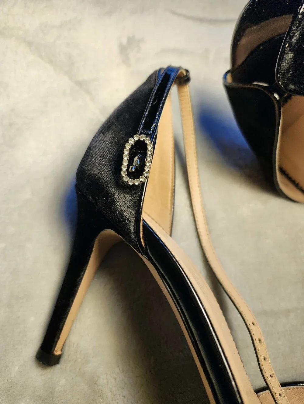 Rylie Peep Toe Heels In Velvet Black